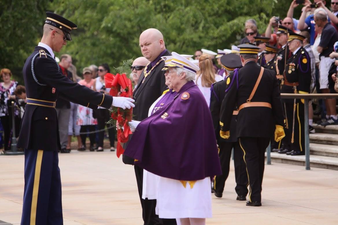Laying the wreath…..